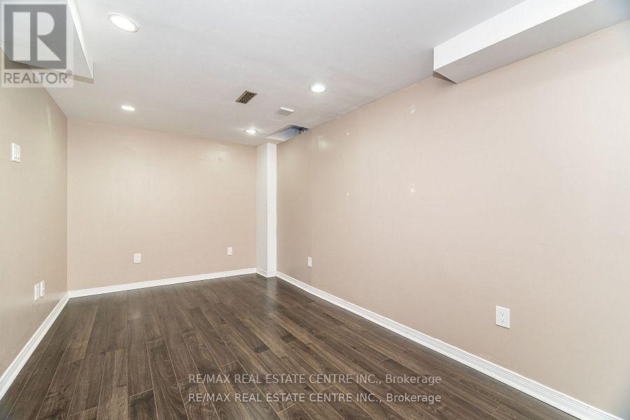 6835 Dillingwood Drive, Mississauga, Ontario  L5N 6Z9 - Photo 37 - W12591406