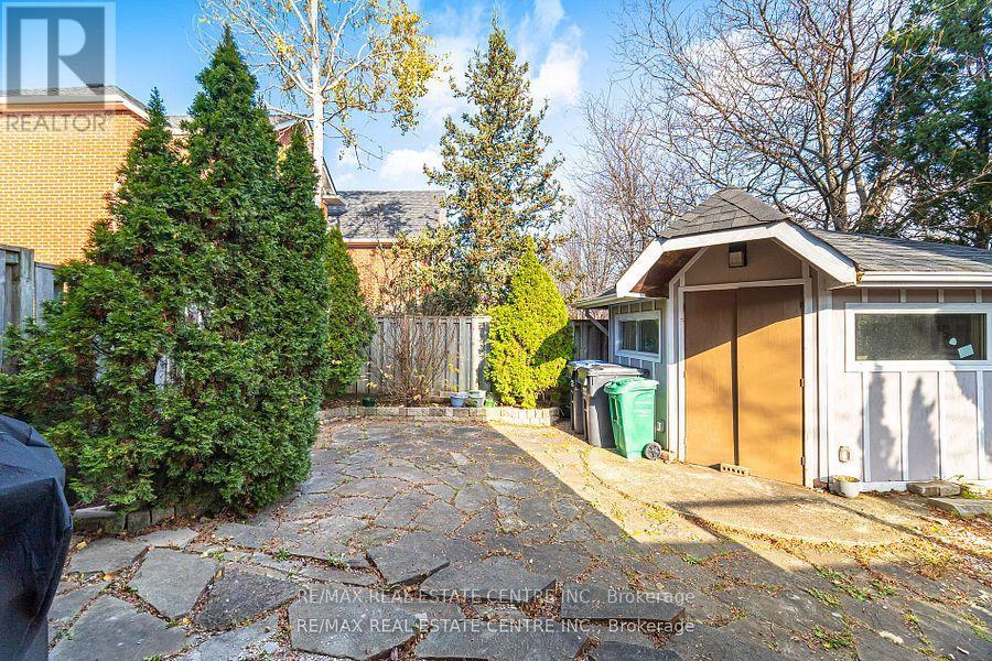 6835 Dillingwood Drive, Mississauga, Ontario  L5N 6Z9 - Photo 45 - W12591406