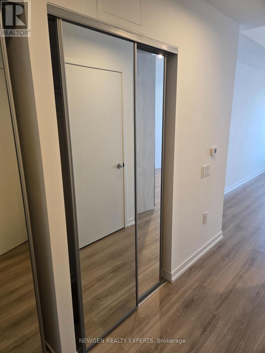 1411 - 2485 Eglinton Avenue W, Mississauga, Ontario  L5M 2T1 - Photo 2 - W12591428