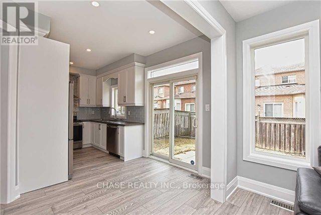 3811 Tacc Drive, Mississauga, Ontario  L5M 6X3 - Photo 9 - W12591544