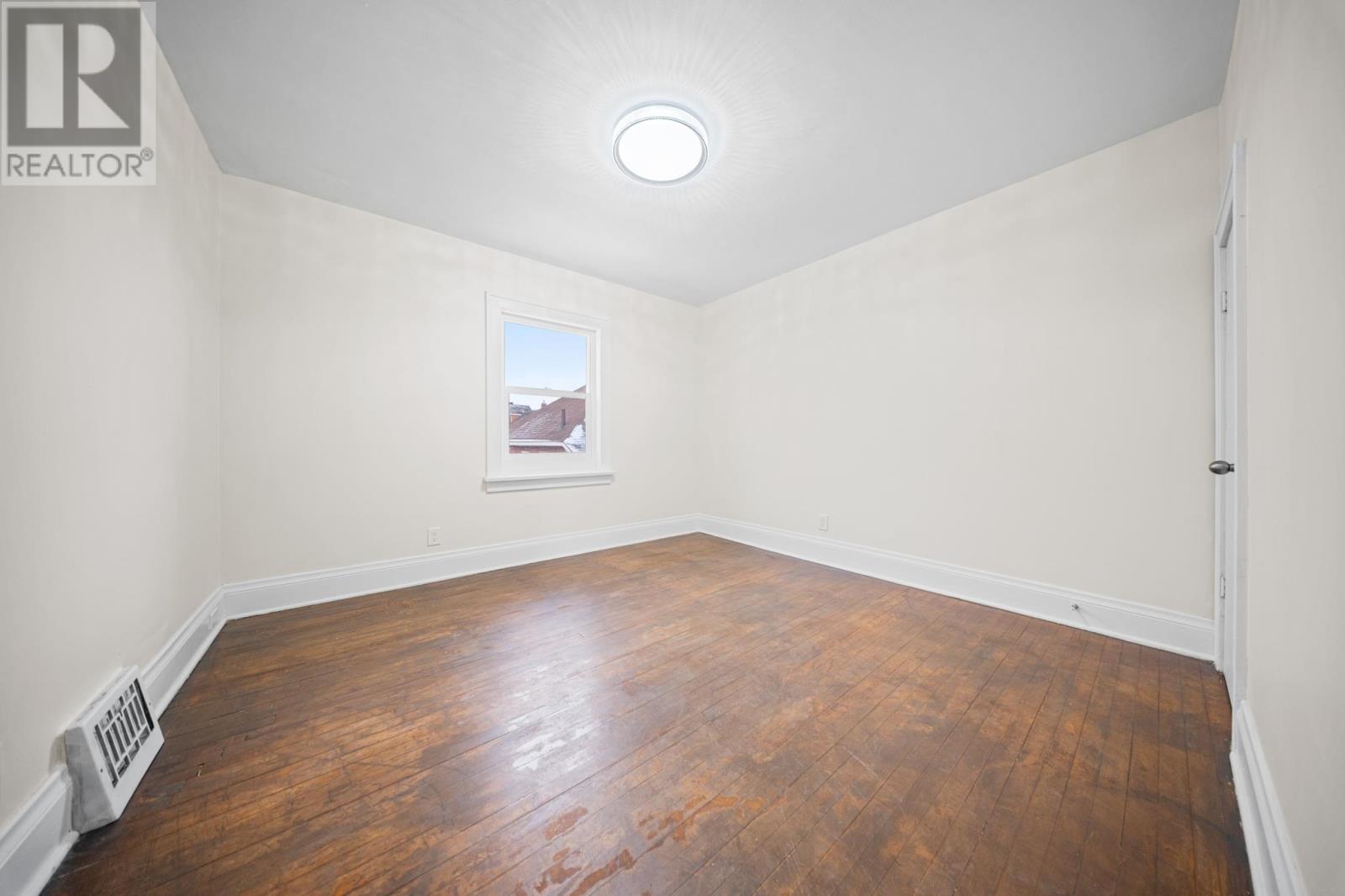 244 Albert St W, Sault Ste. Marie, Ontario  P6A 1B6 - Photo 21 - SM253383