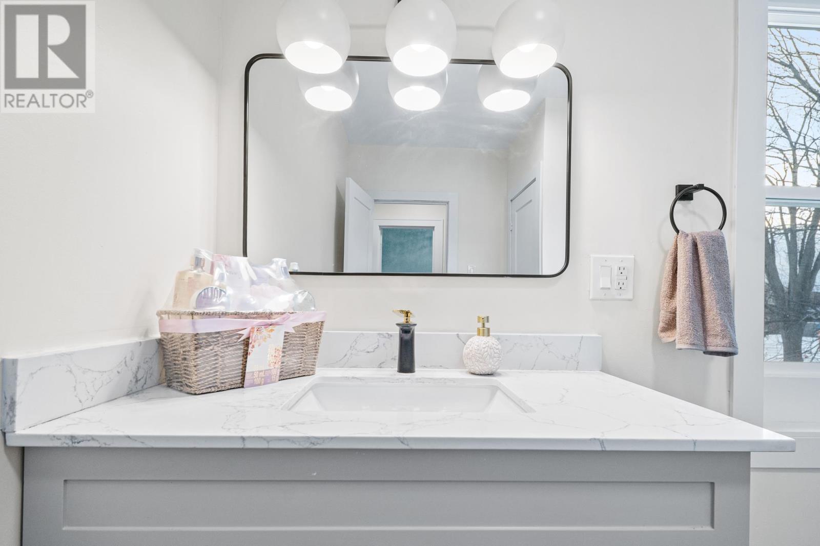 244 Albert St W, Sault Ste. Marie, Ontario  P6A 1B6 - Photo 29 - SM253383