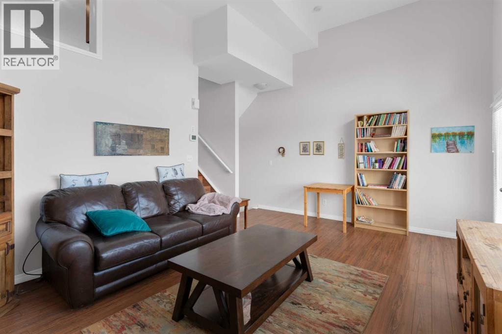 111 Hidden Creek Cove Nw, Calgary, Alberta  T3A 6L8 - Photo 6 - A2273272