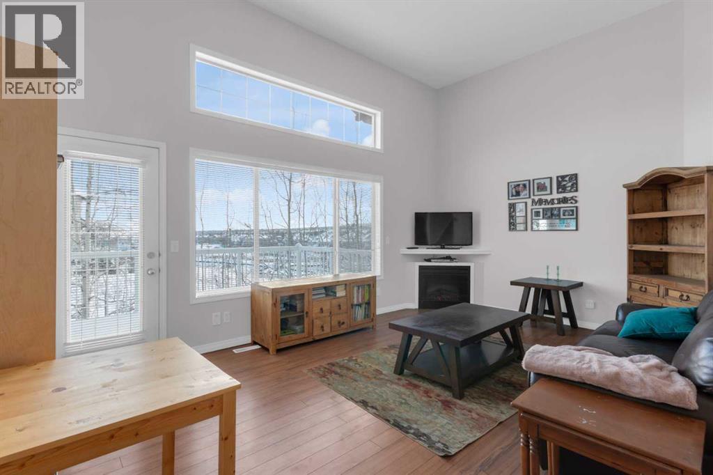 111 Hidden Creek Cove Nw, Calgary, Alberta  T3A 6L8 - Photo 4 - A2273272