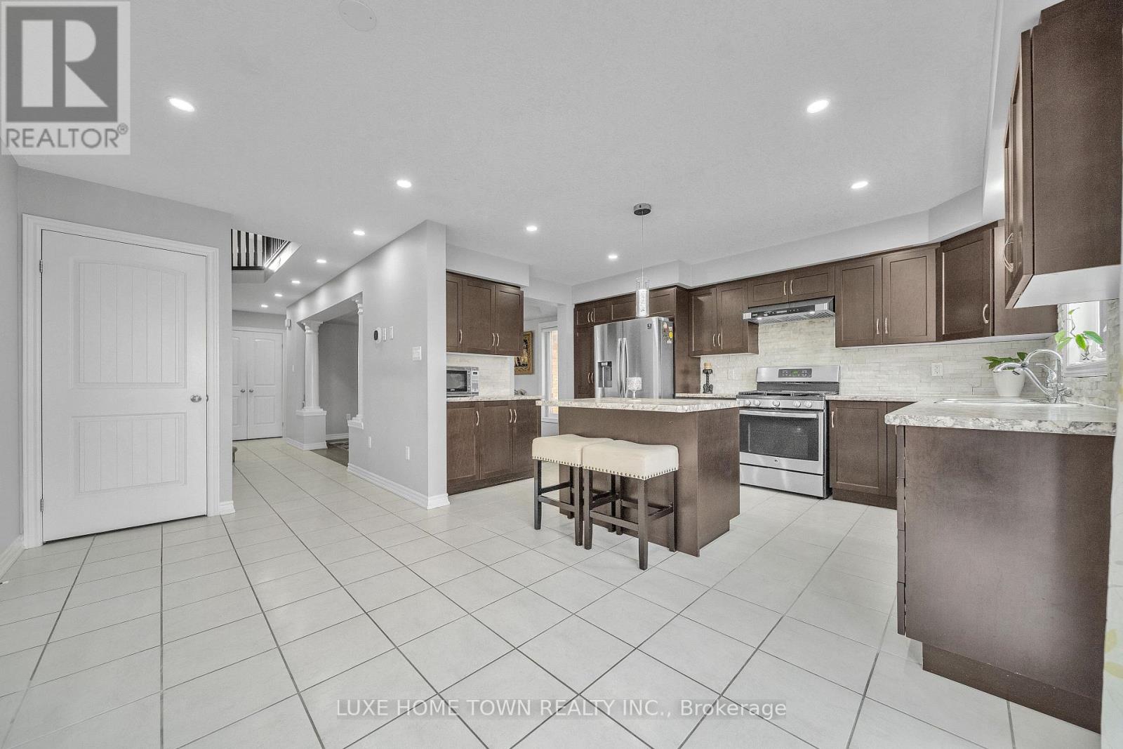 52 Riley Crescent E, Centre Wellington, Ontario  N1M 0C2 - Photo 18 - X12591376