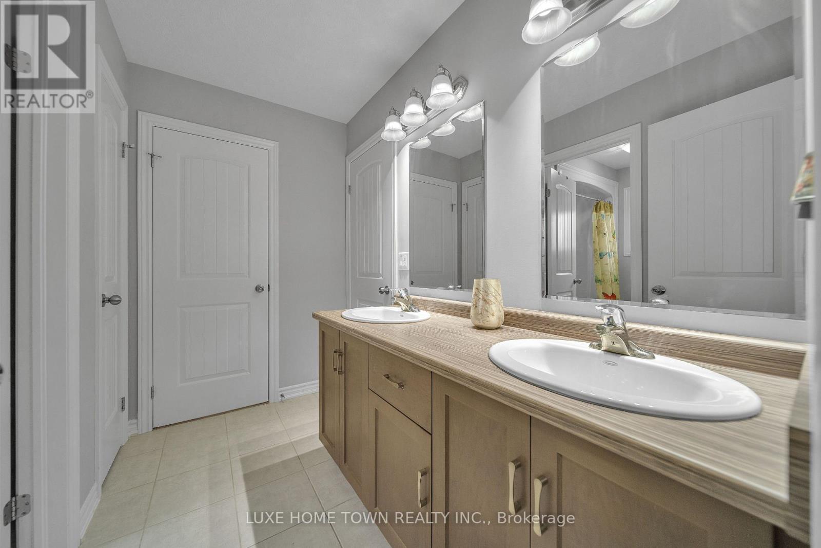 52 Riley Crescent E, Centre Wellington, Ontario  N1M 0C2 - Photo 29 - X12591376