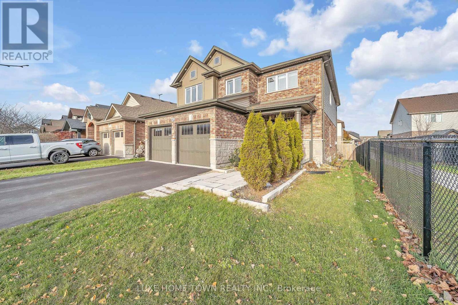 52 Riley Crescent E, Centre Wellington, Ontario  N1M 0C2 - Photo 4 - X12591376