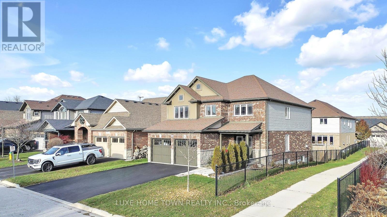 52 Riley Crescent E, Centre Wellington, Ontario  N1M 0C2 - Photo 45 - X12591376