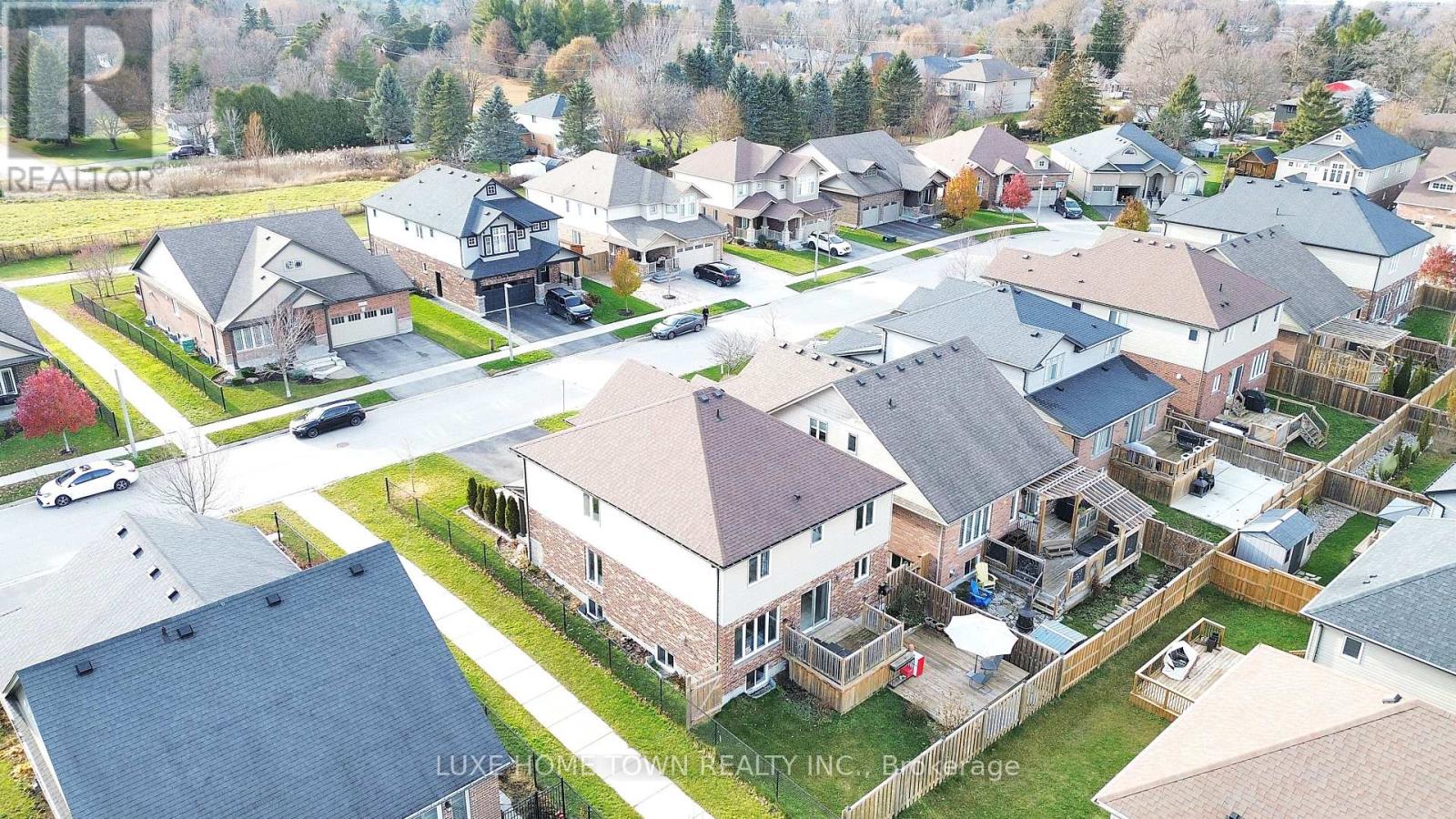 52 Riley Crescent E, Centre Wellington, Ontario  N1M 0C2 - Photo 50 - X12591376