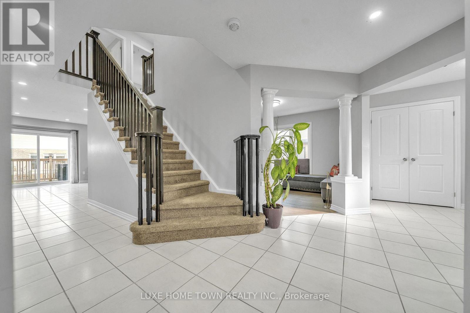 52 Riley Crescent E, Centre Wellington, Ontario  N1M 0C2 - Photo 8 - X12591376