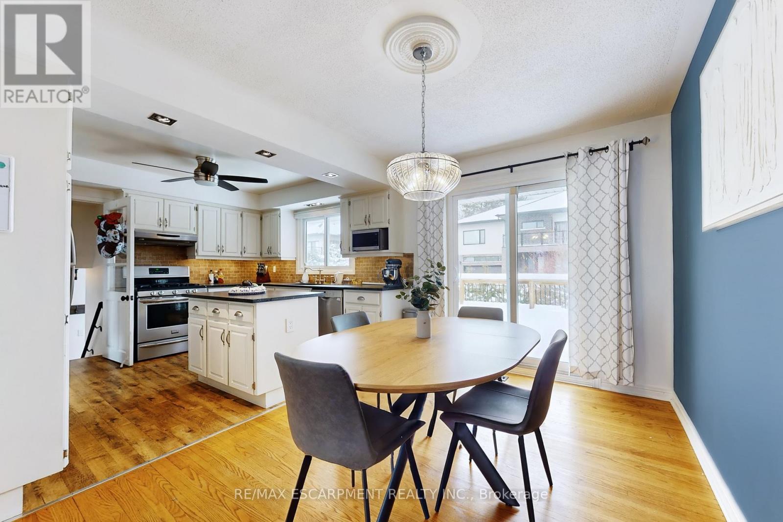 19 Douglas Road, Hamilton, Ontario  L9G 2E2 - Photo 12 - X12591426