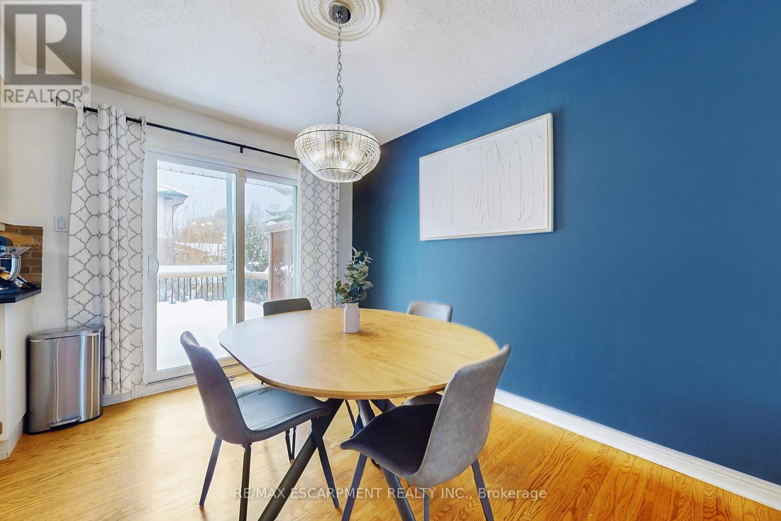 19 Douglas Road, Hamilton, Ontario  L9G 2E2 - Photo 13 - X12591426