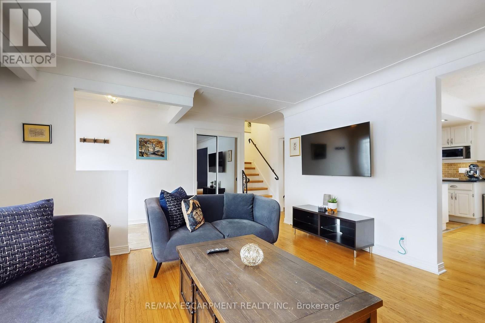 19 Douglas Road, Hamilton, Ontario  L9G 2E2 - Photo 7 - X12591426