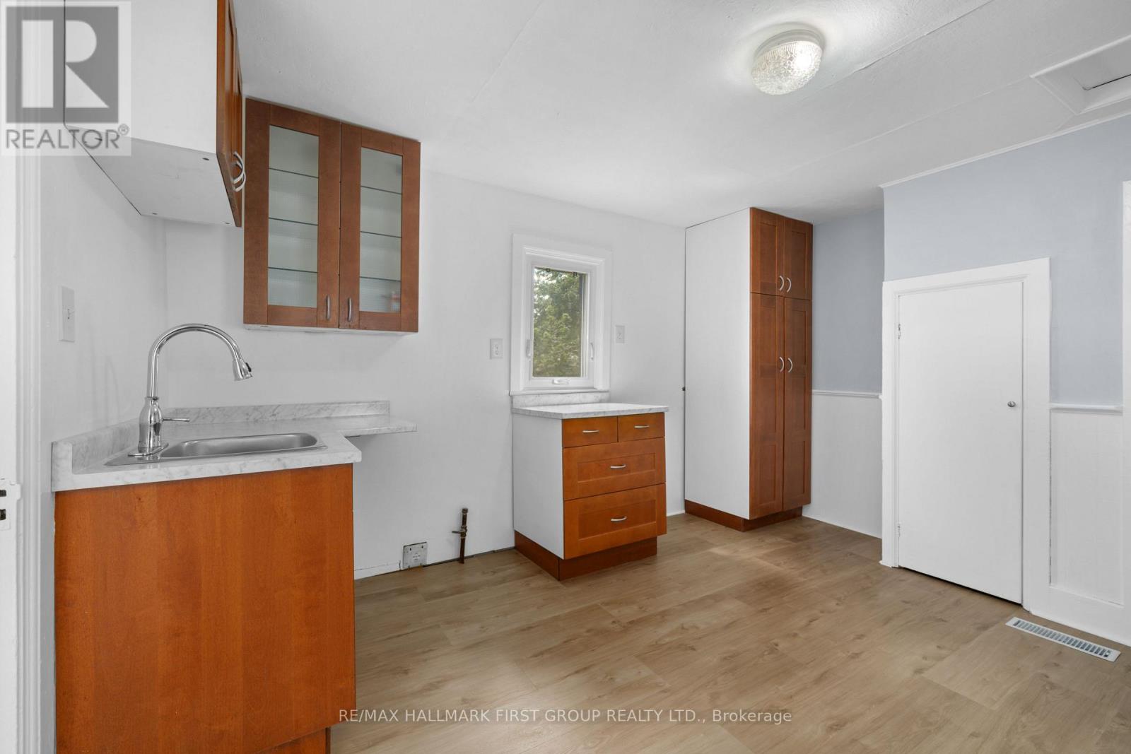 170-172 Blake Street, Cobourg, Ontario  K9A 2K5 - Photo 10 - X12591492