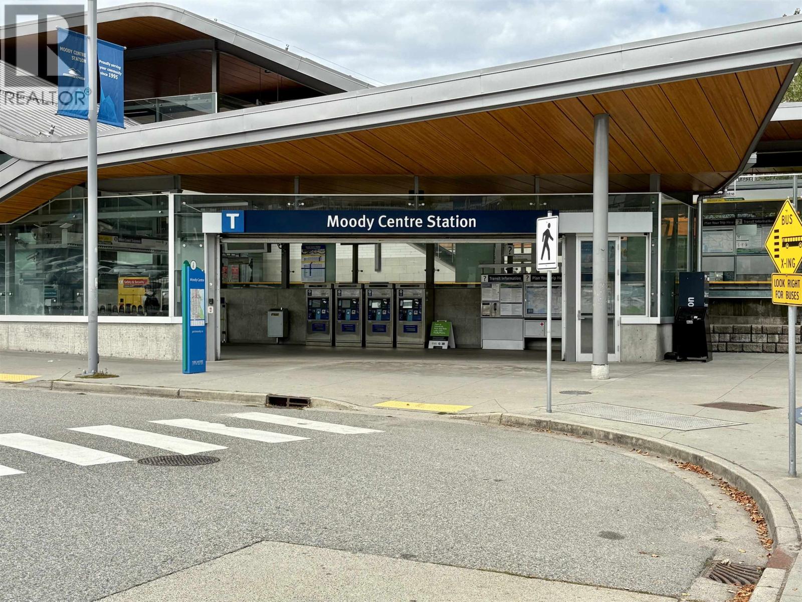 1087 Cecile Drive, Port Moody, British Columbia  V3H 1M6 - Photo 33 - R3071178