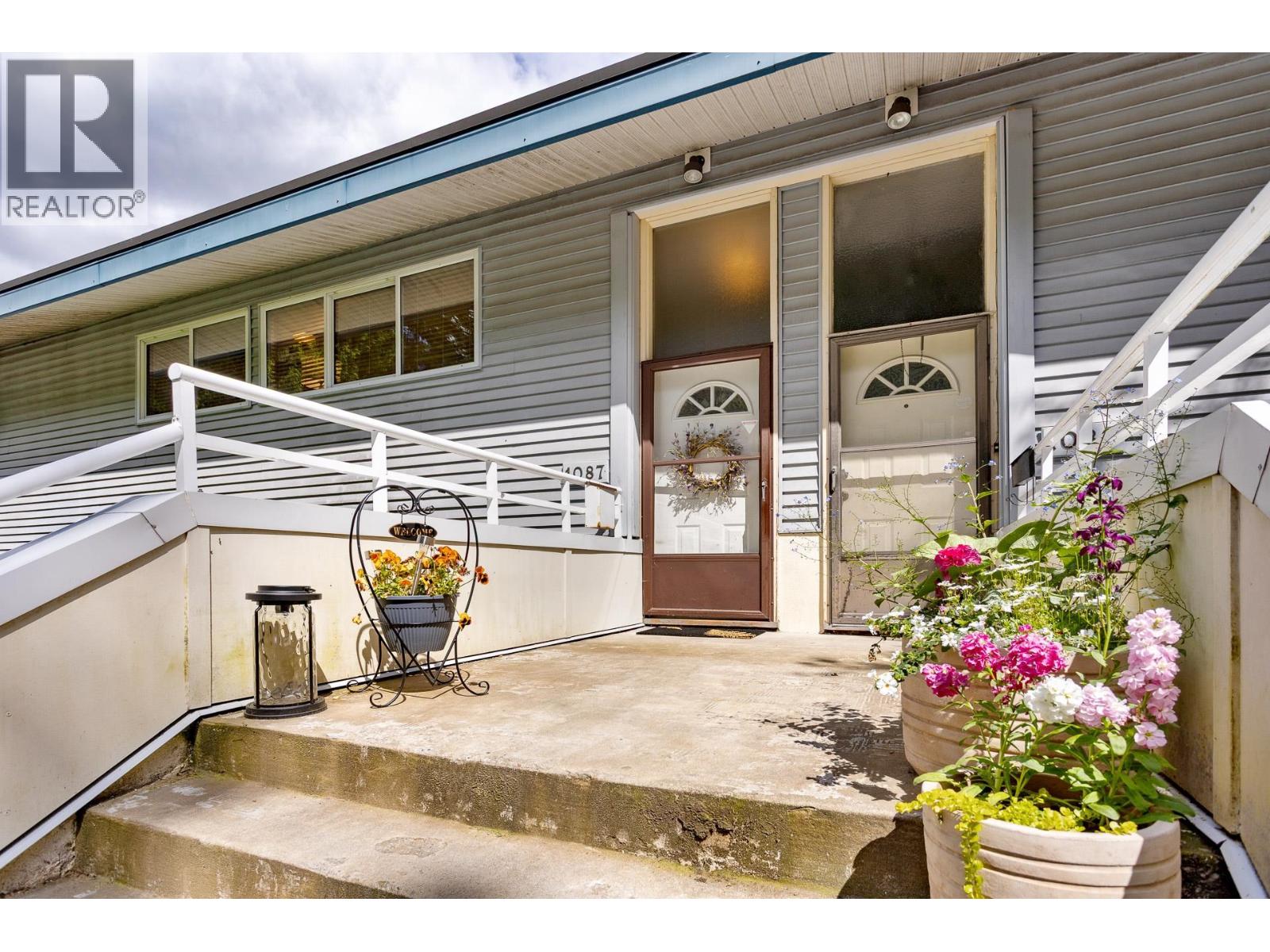 1087 Cecile Drive, Port Moody, British Columbia  V3H 1M6 - Photo 4 - R3071178