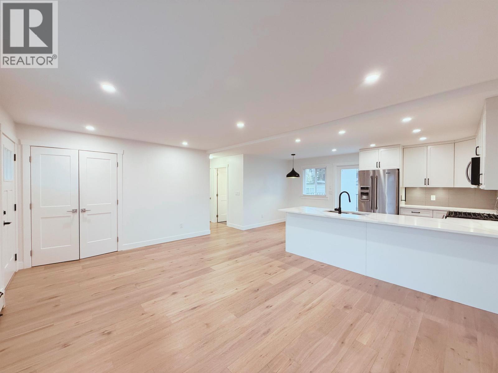 1967 Dorset Avenue, Port Coquitlam, British Columbia  V3B 2A6 - Photo 4 - R3071203