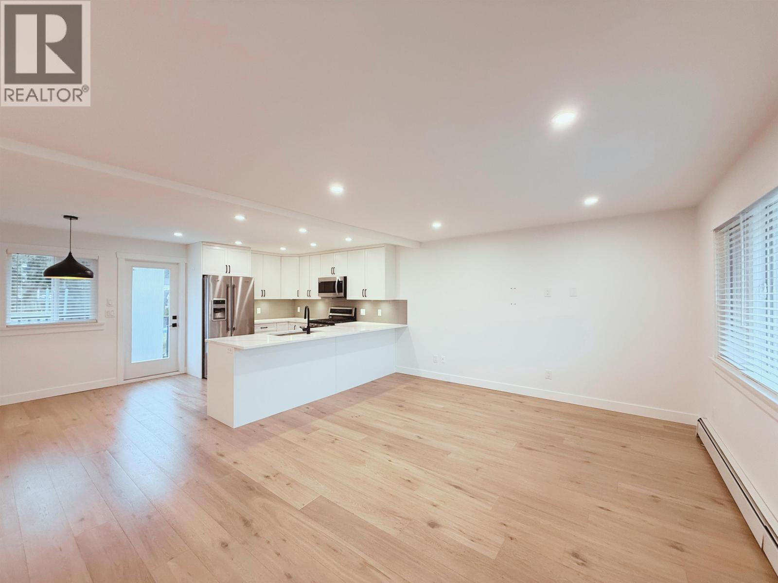 1967 Dorset Avenue, Port Coquitlam, British Columbia  V3B 2A6 - Photo 6 - R3071203