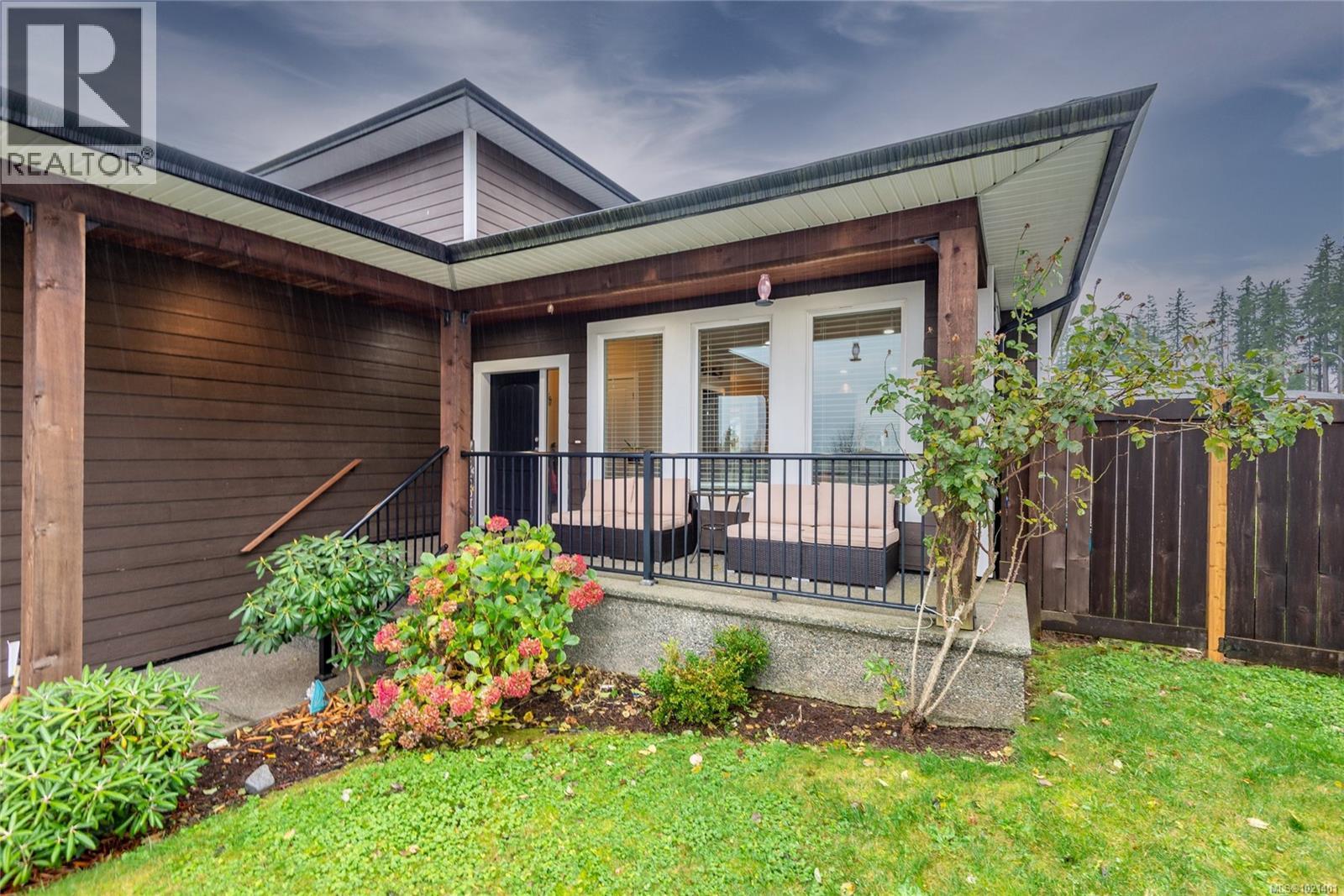 698 Eagle View Pl, Campbell River, British Columbia  V9W 0B2 - Photo 3 - 1021401