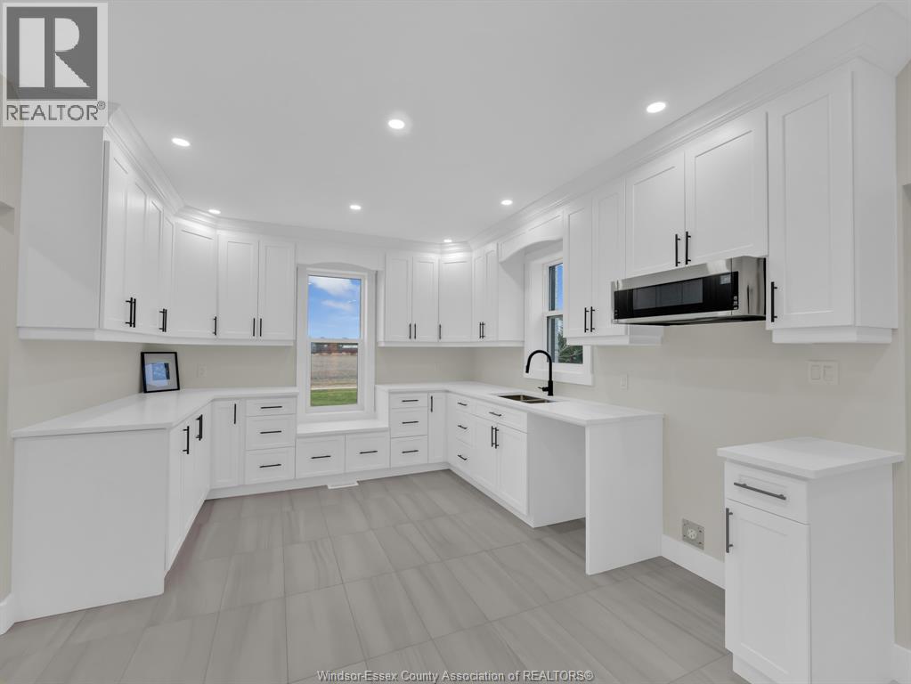 27 Road 7 East, Kingsville, Ontario  N0P 2G0 - Photo 12 - 25030909