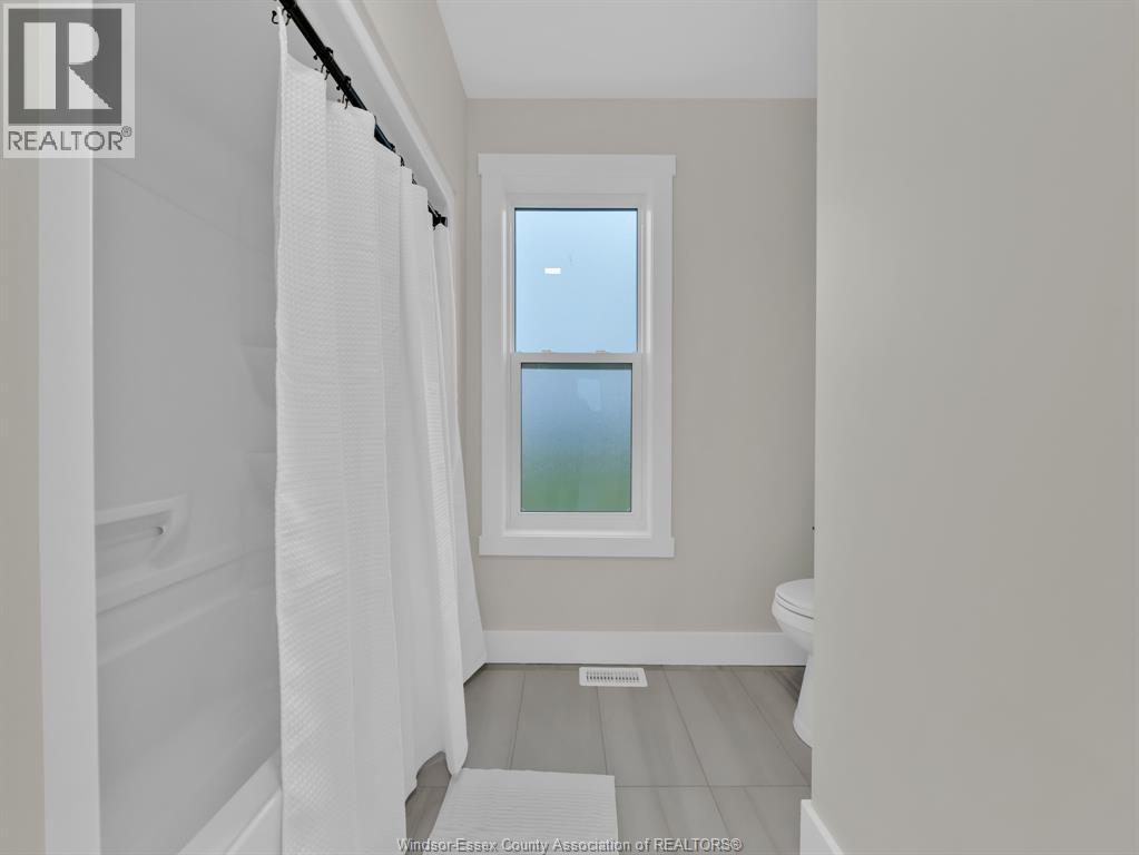 27 Road 7 East, Kingsville, Ontario  N0P 2G0 - Photo 15 - 25030909