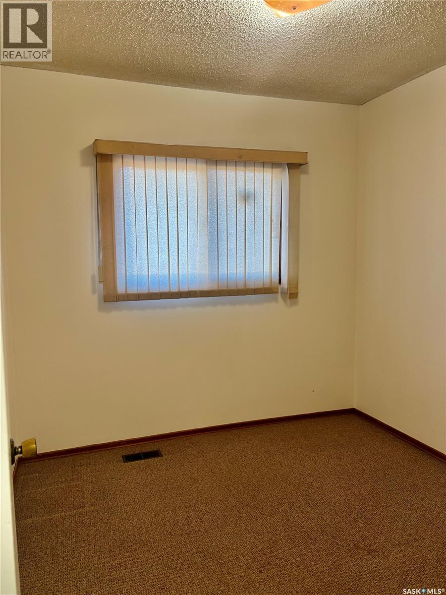 210 South Avenue E, Hafford, Saskatchewan  S0J 1A0 - Photo 14 - SK025013