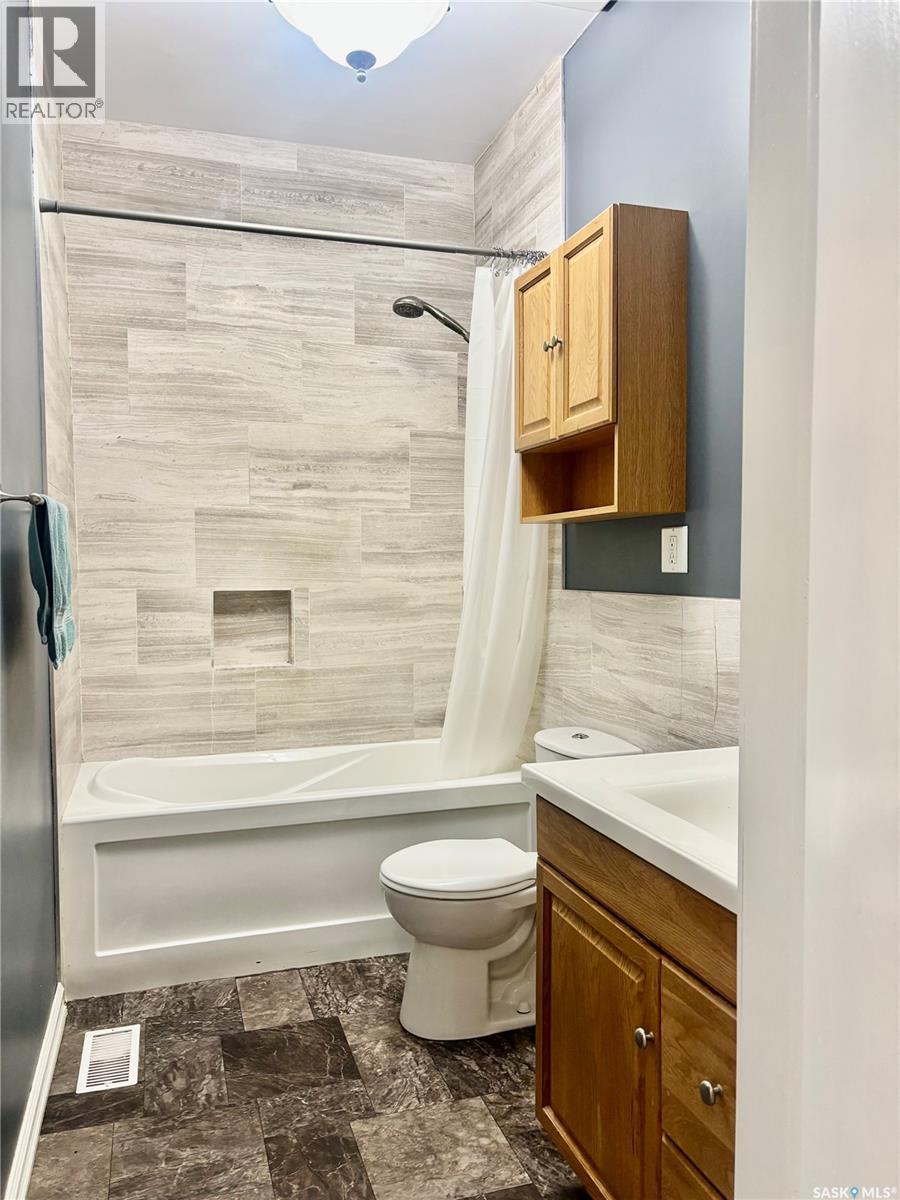 210 South Avenue E, Hafford, Saskatchewan  S0J 1A0 - Photo 15 - SK025013