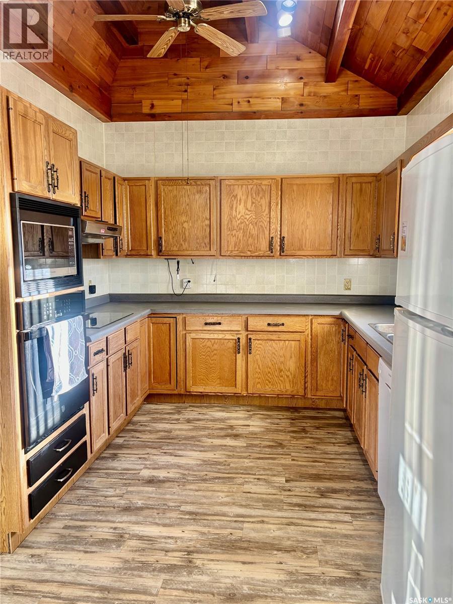 210 South Avenue E, Hafford, Saskatchewan  S0J 1A0 - Photo 8 - SK025013