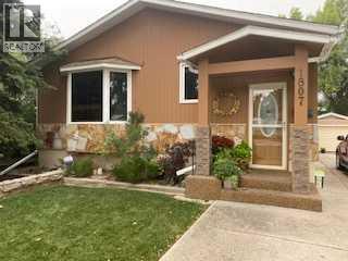 1807 2 Avenue N, Lethbridge, Alberta  T1H 0B5 - Photo 2 - A2272682