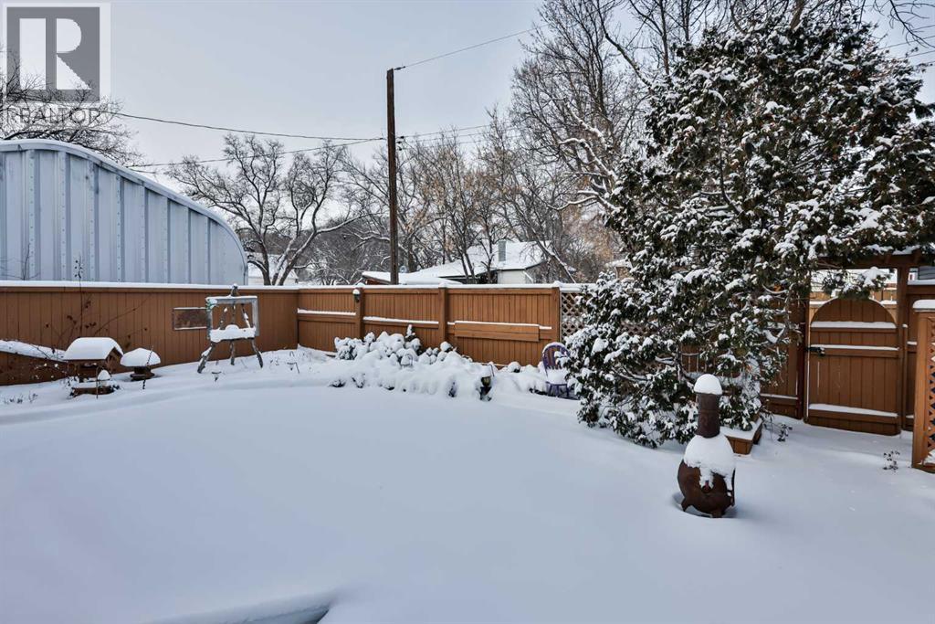 1807 2 Avenue N, Lethbridge, Alberta  T1H 0B5 - Photo 3 - A2272682