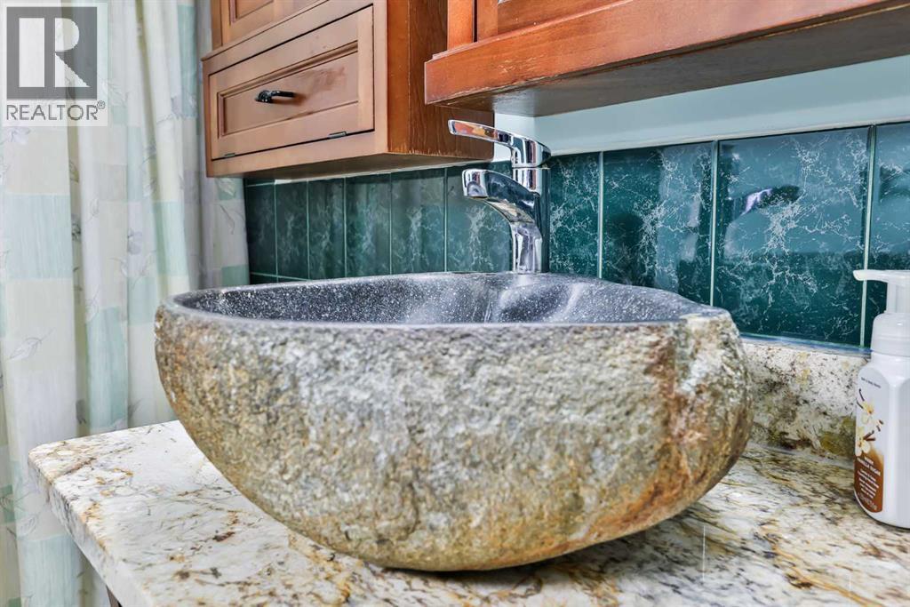 1807 2 Avenue N, Lethbridge, Alberta  T1H 0B5 - Photo 13 - A2272682