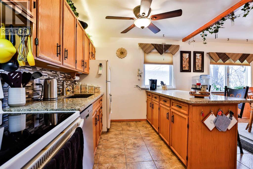 1807 2 Avenue N, Lethbridge, Alberta  T1H 0B5 - Photo 18 - A2272682