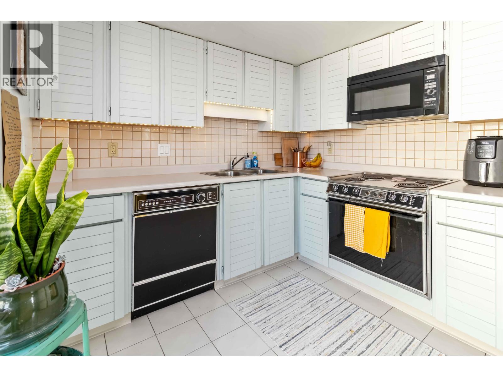 802 1455 Duchess Avenue, West Vancouver, British Columbia  V7T 1H7 - Photo 9 - R3050357