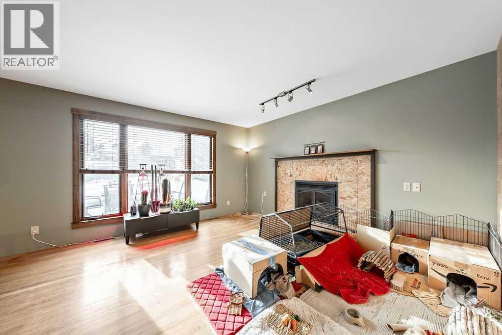 15 Strathlorne Bay Sw, Calgary, Alberta  T3H 1R1 - Photo 10 - A2272549