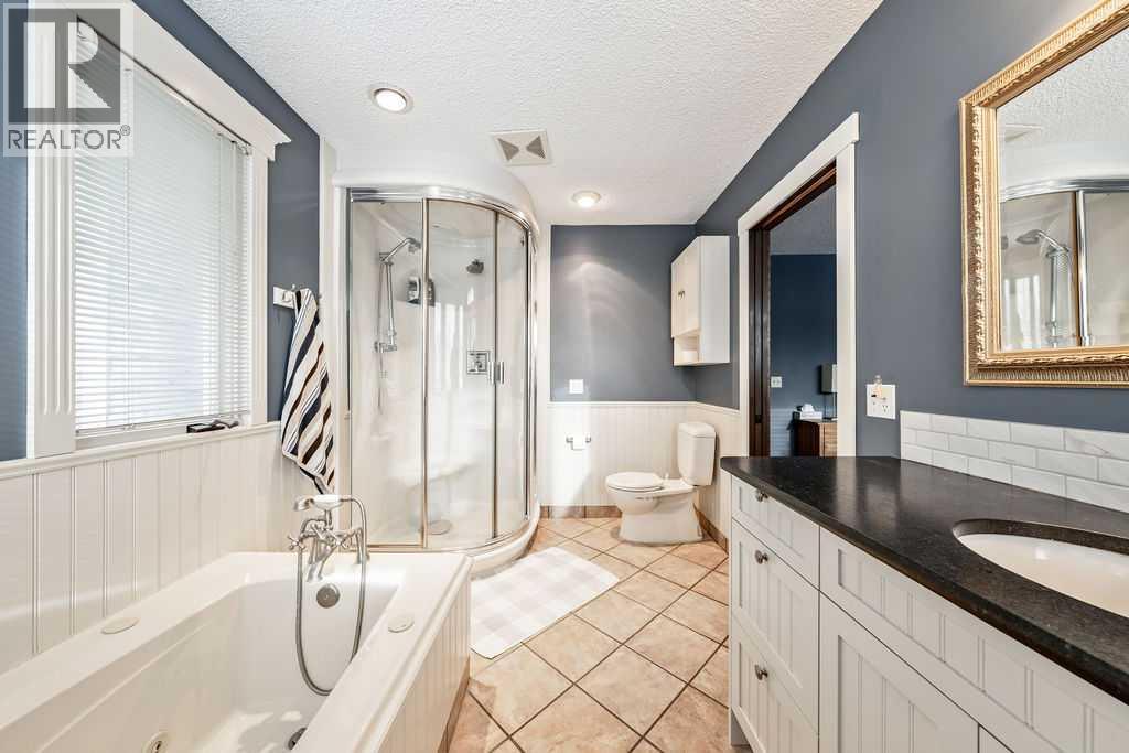 15 Strathlorne Bay Sw, Calgary, Alberta  T3H 1R1 - Photo 16 - A2272549