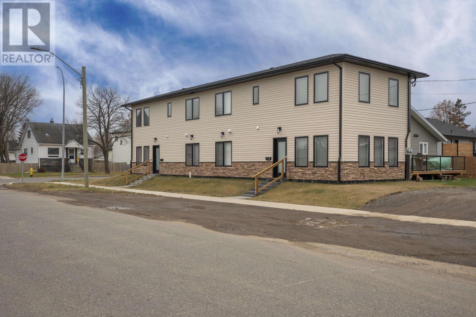 1101 Frederica St W, Thunder Bay, Ontario P7E 3Y1 - Photo 1 - TB253564