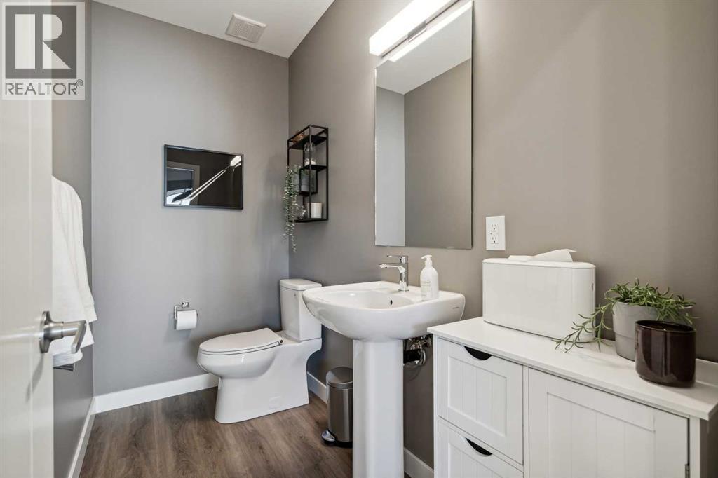 132 Quesnay Wood Link Sw, Calgary, Alberta  T3E 8H6 - Photo 16 - A2272579