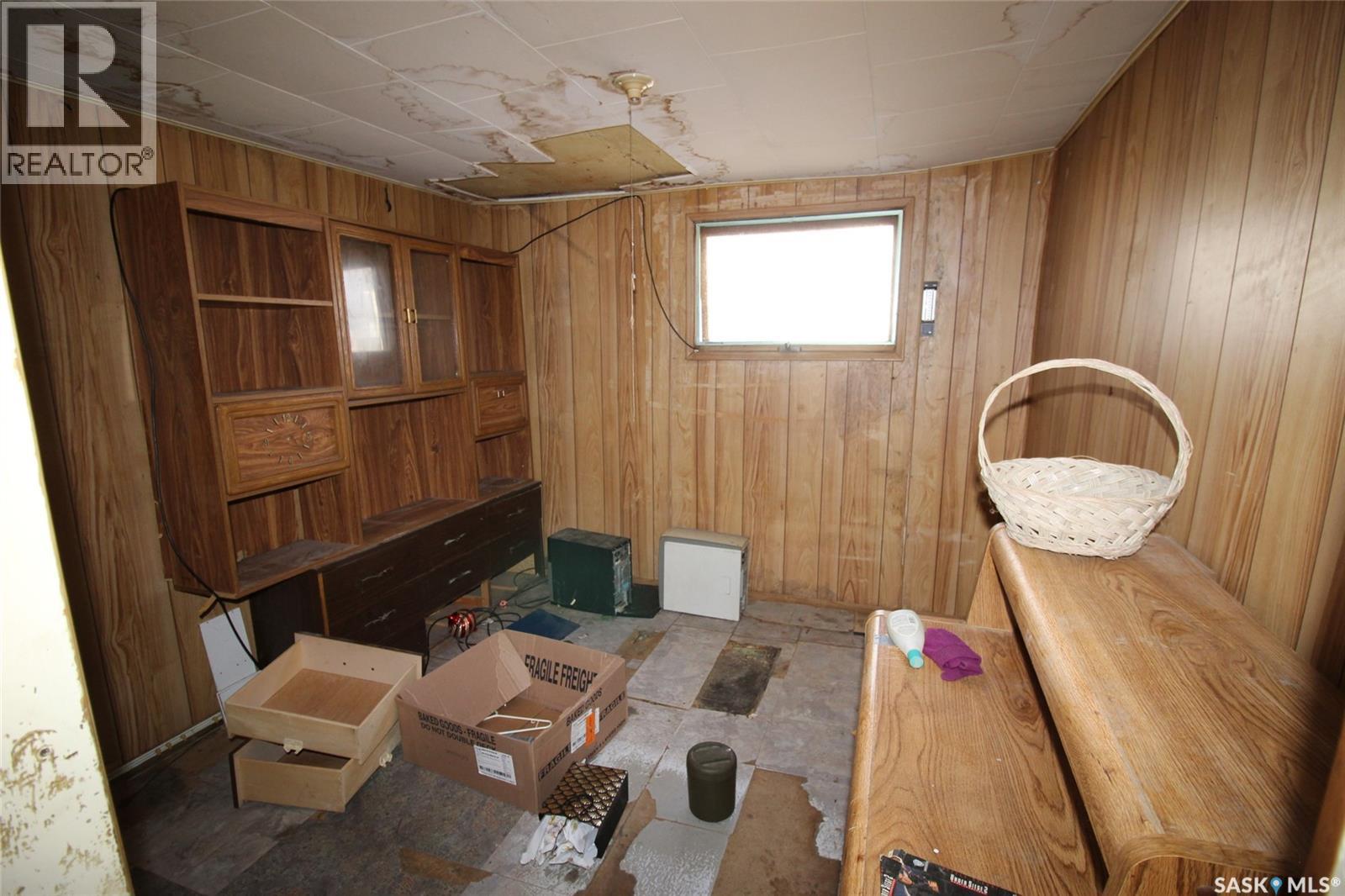 572 3rd Street E, Shaunavon, Saskatchewan  S0N 2M0 - Photo 15 - SK025038