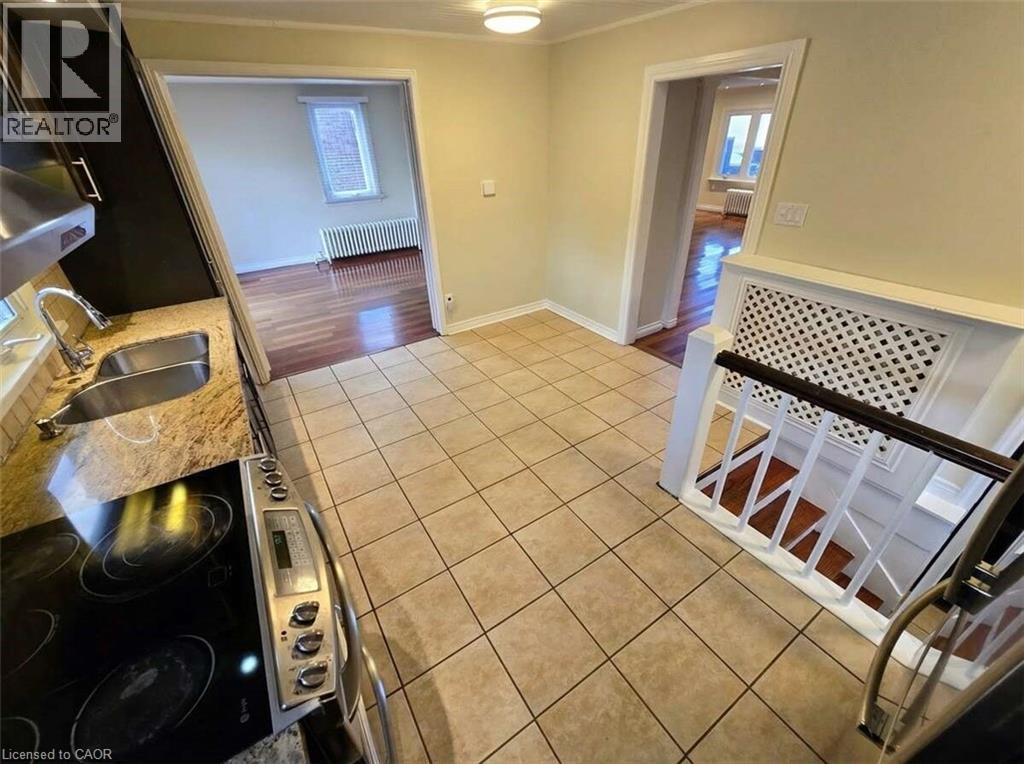 1568 Cawthra Court, Mississauga, Ontario  L5G 4L3 - Photo 13 - 40791282