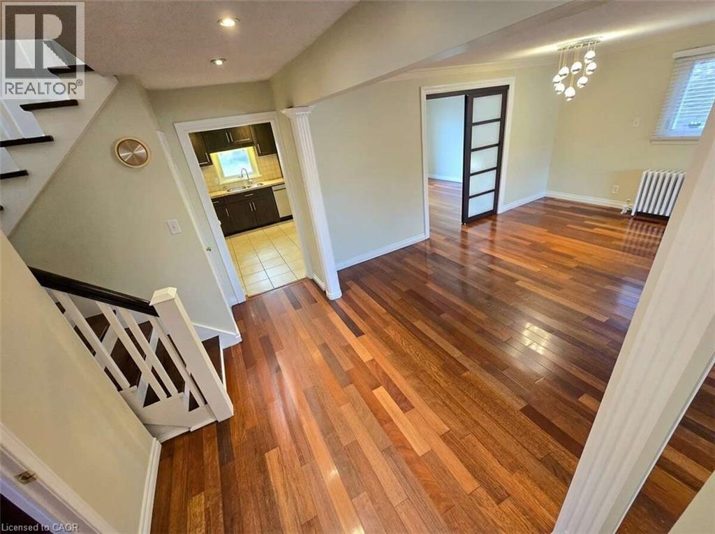 1568 Cawthra Court, Mississauga, Ontario  L5G 4L3 - Photo 2 - 40791282