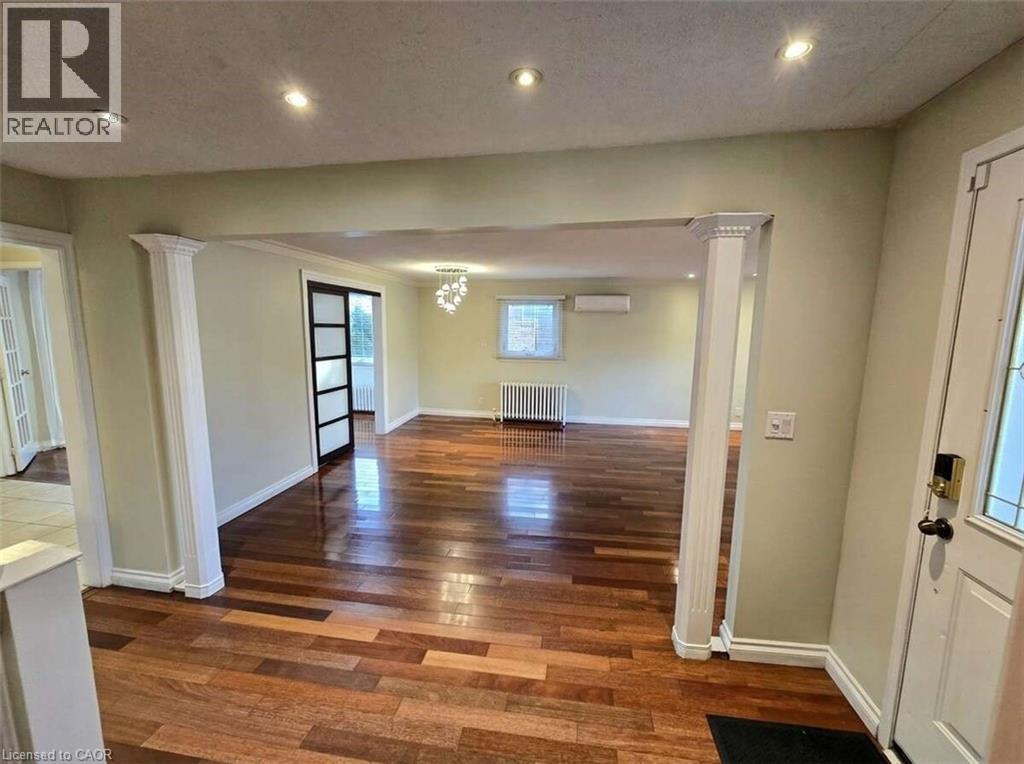 1568 Cawthra Court, Mississauga, Ontario  L5G 4L3 - Photo 3 - 40791282