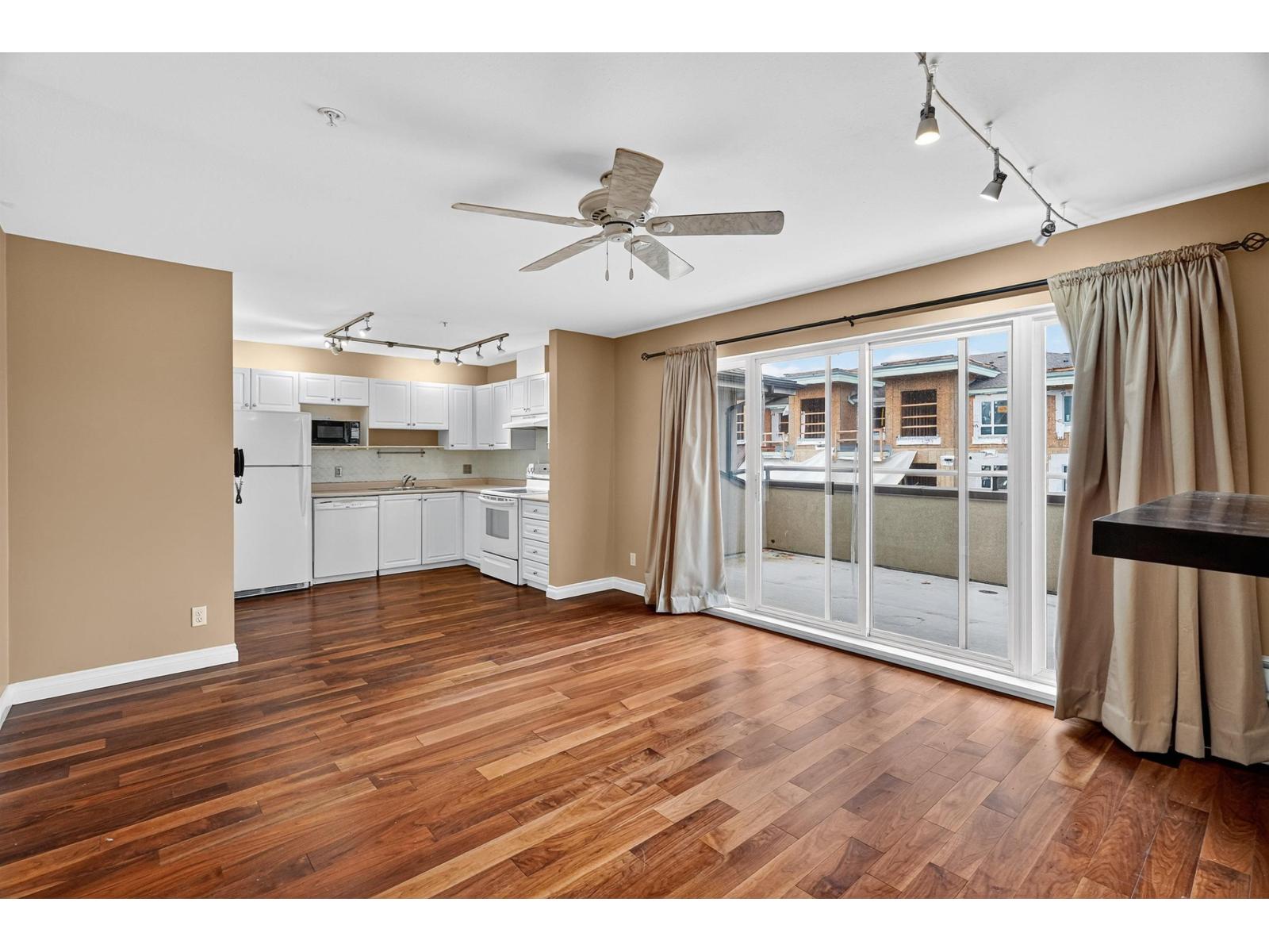 405 7505 138 Street, Surrey, British Columbia  V3W 0W6 - Photo 11 - R3071181