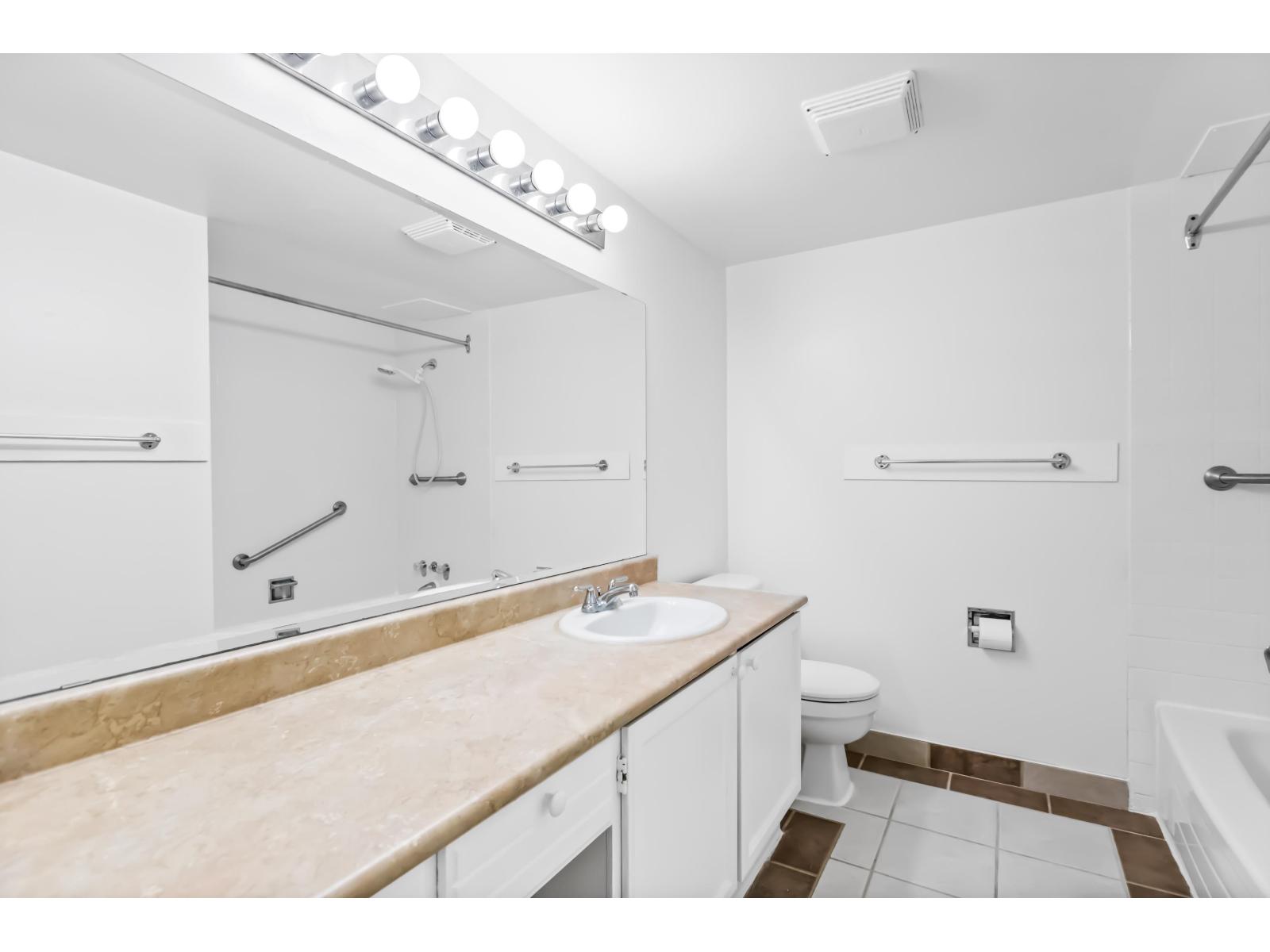 107 1555 Fir Street, White Rock, British Columbia V4B 4B6 - Photo 17 - R3071023