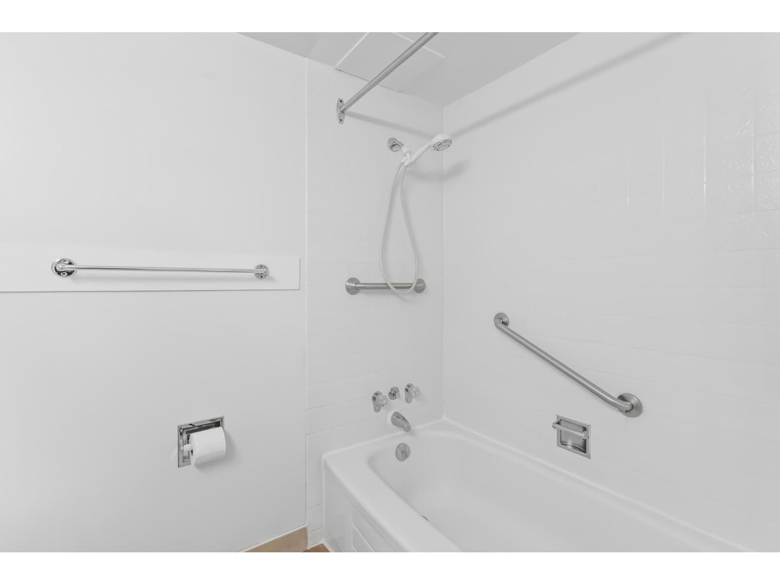 107 1555 Fir Street, White Rock, British Columbia V4B 4B6 - Photo 18 - R3071023