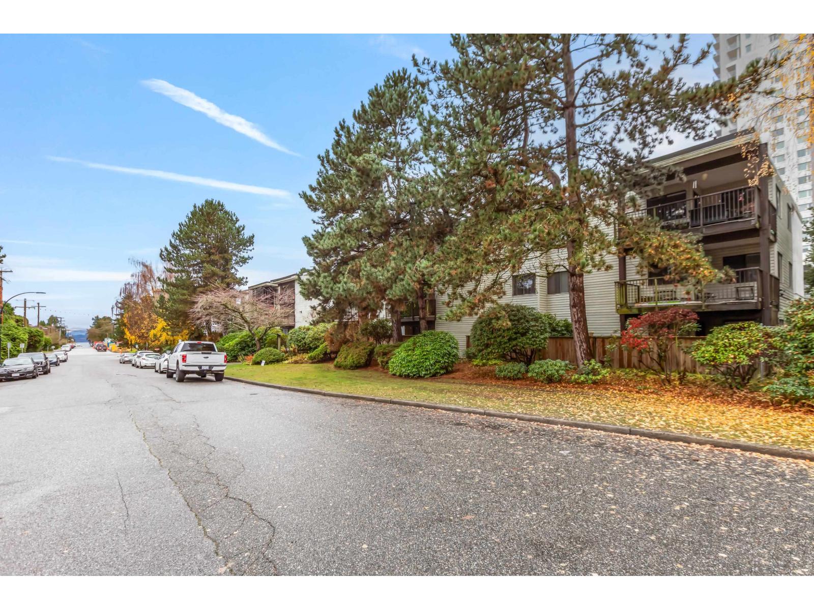 107 1555 Fir Street, White Rock, British Columbia V4B 4B6 - Photo 2 - R3071023