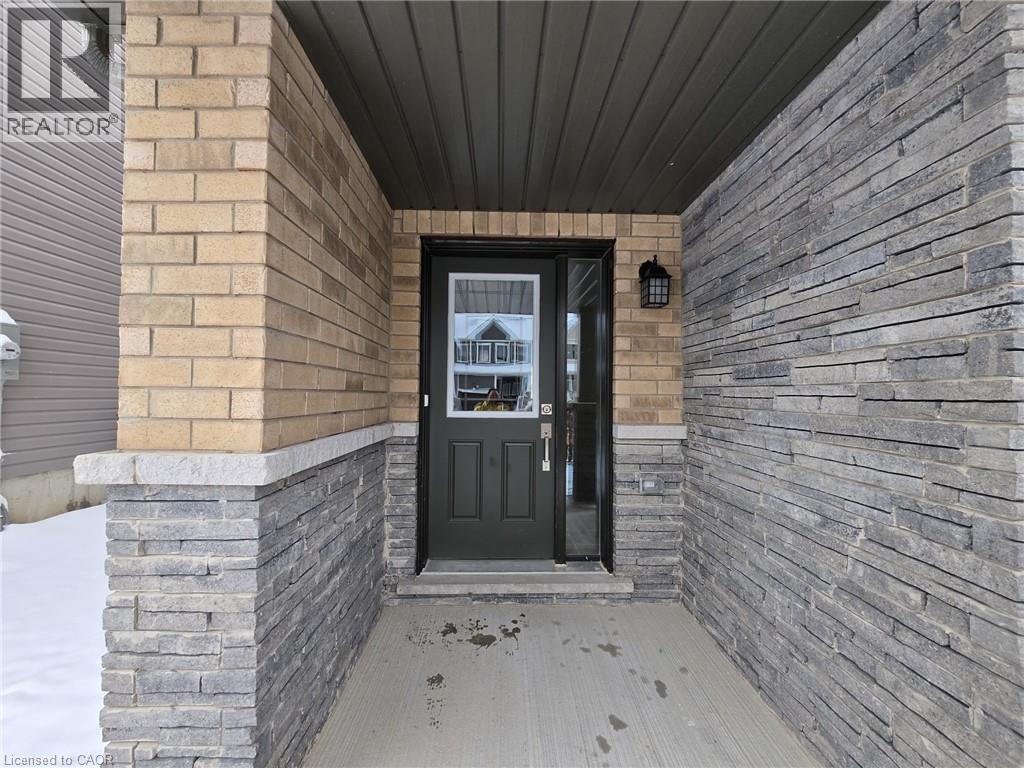 11 Greig Street, Brantford, Ontario  N3T 0W4 - Photo 2 - 40791228
