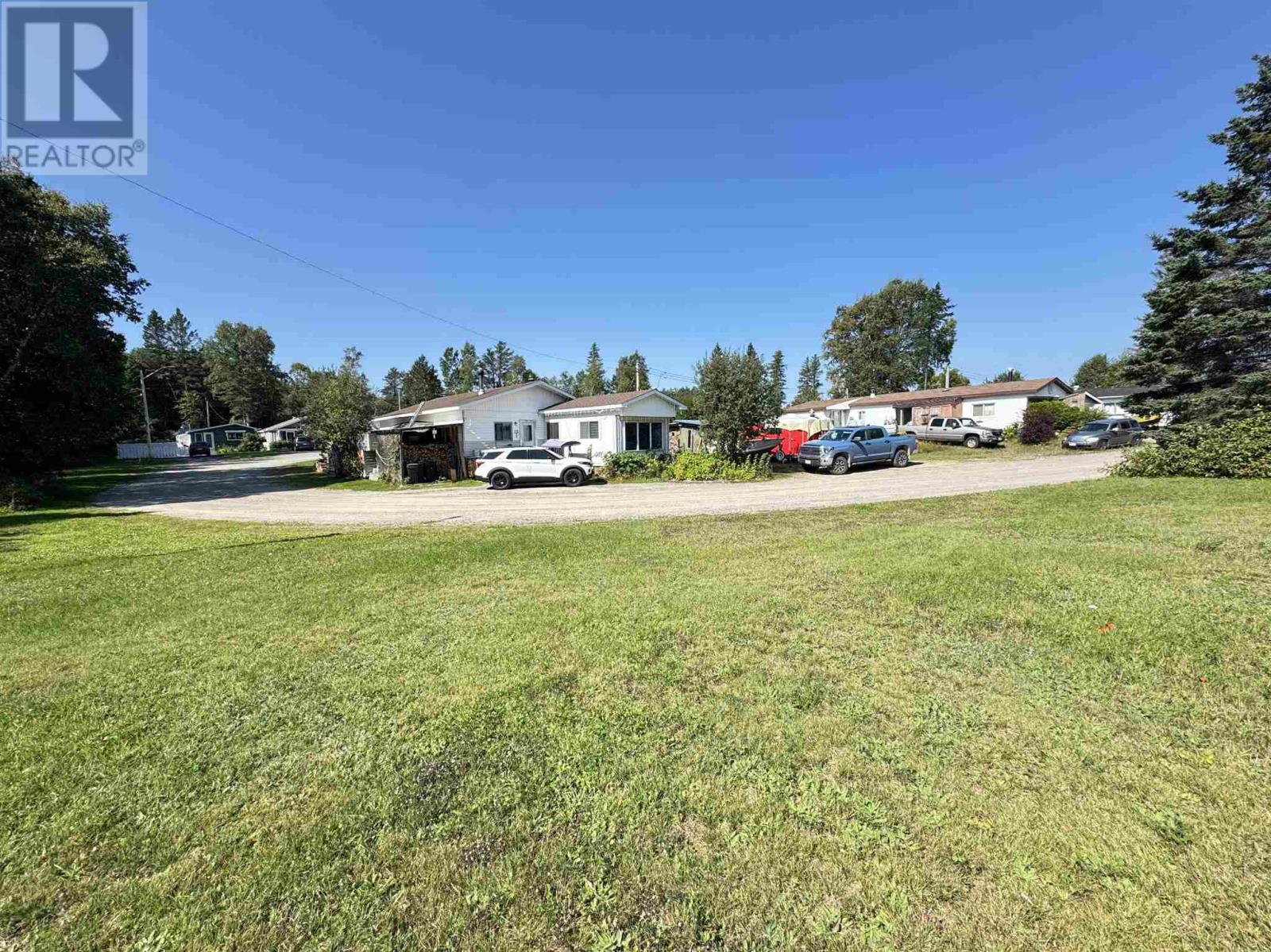 28 Winston Rd, Wawa, Ontario P0S 1K0 - Photo 2 - SM253388