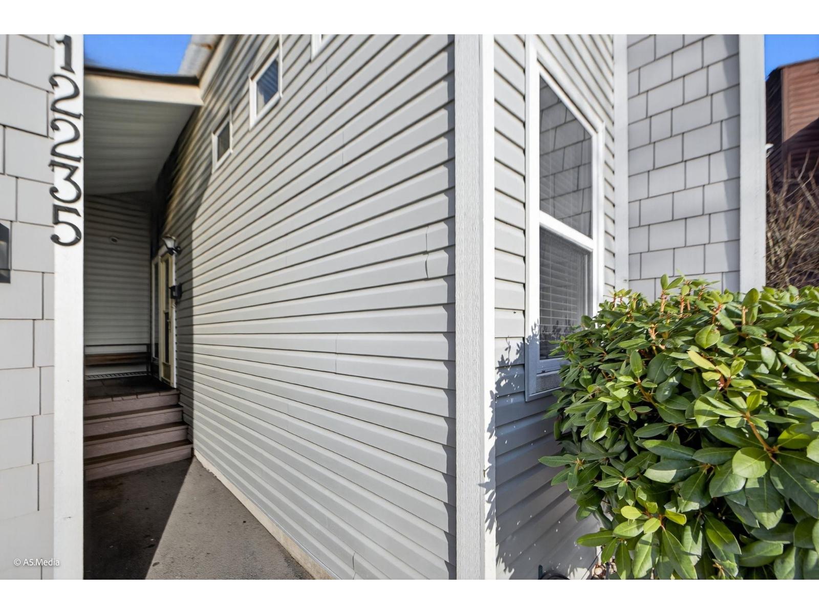 12235 80a Avenue, Surrey, British Columbia  V3W 7R8 - Photo 3 - R3071231