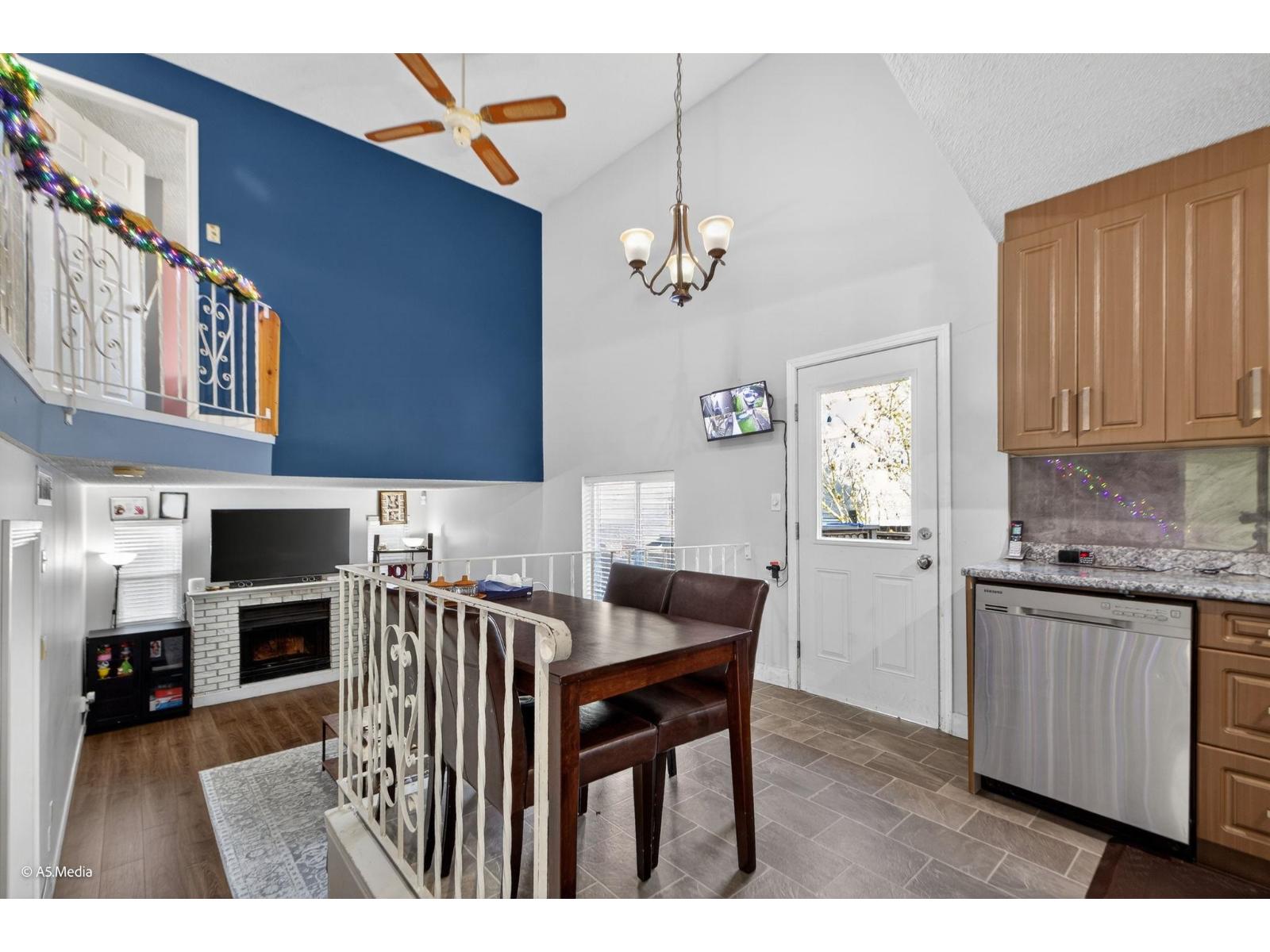 12235 80a Avenue, Surrey, British Columbia  V3W 7R8 - Photo 8 - R3071231