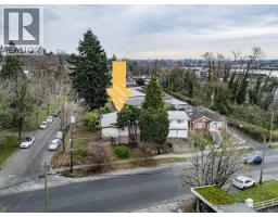 <div class="price">$1,399,000</div> 1710 Island Avenue, Vancouver<br><div style="margin-bottom:8px;"><small>Luxmore Realty</small></div><div class='bed_bath'>5 Bed | 3 Bath</div>